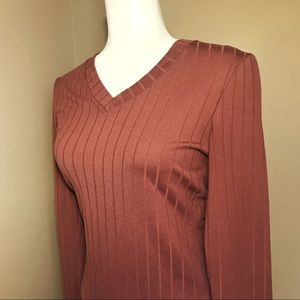 SHEIN | Vintage Rose Sweater Size: Small